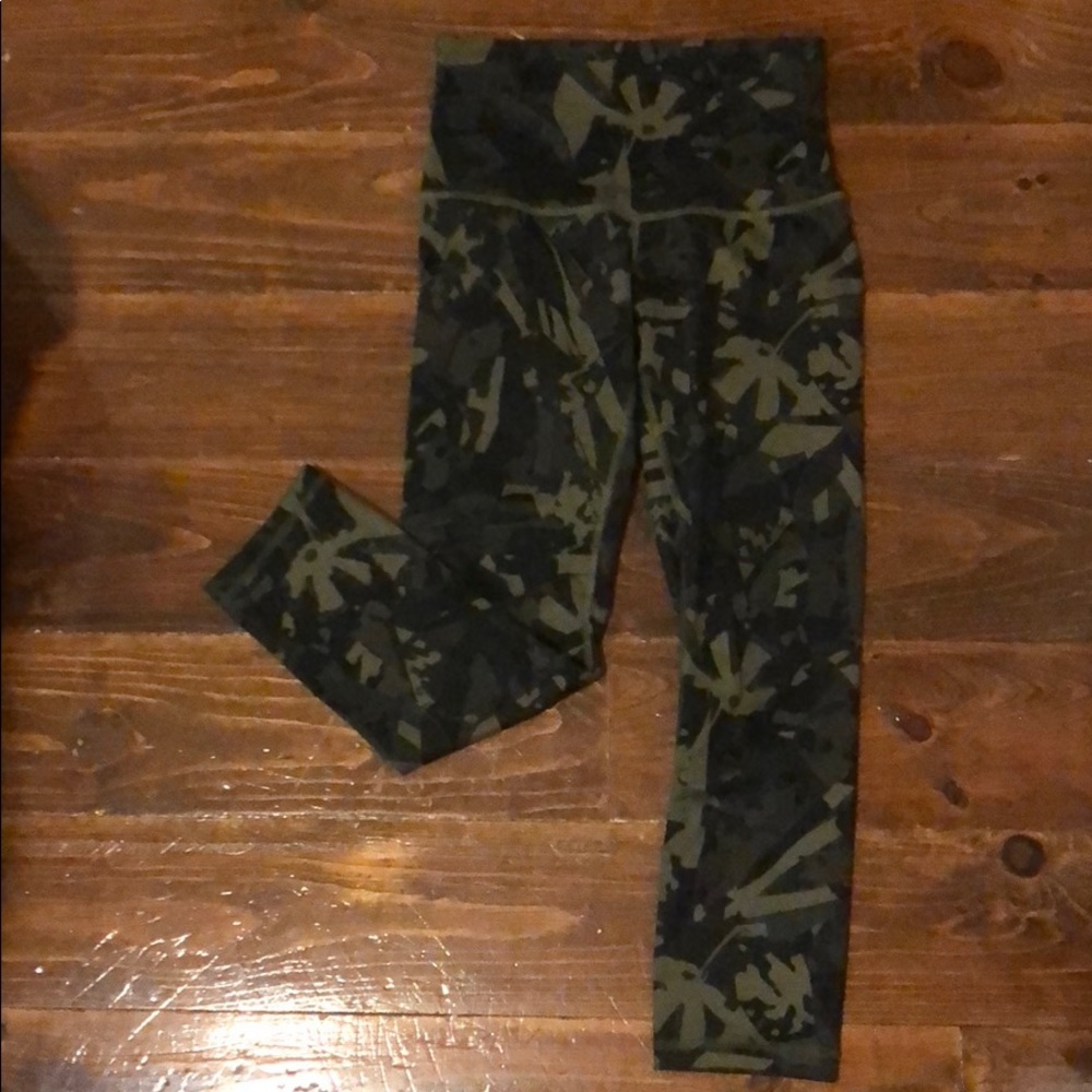 Lululemon leggings.